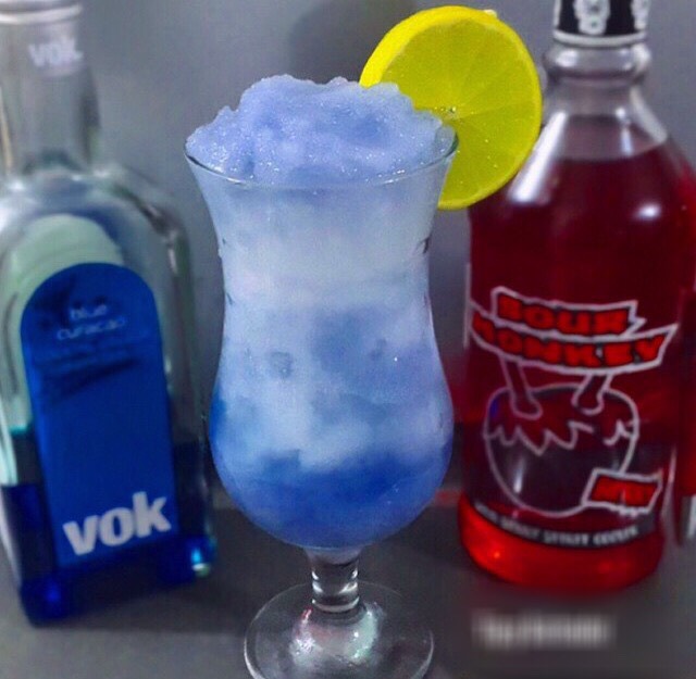 7 Galaxy Inspired Cocktail Recipes💜💙