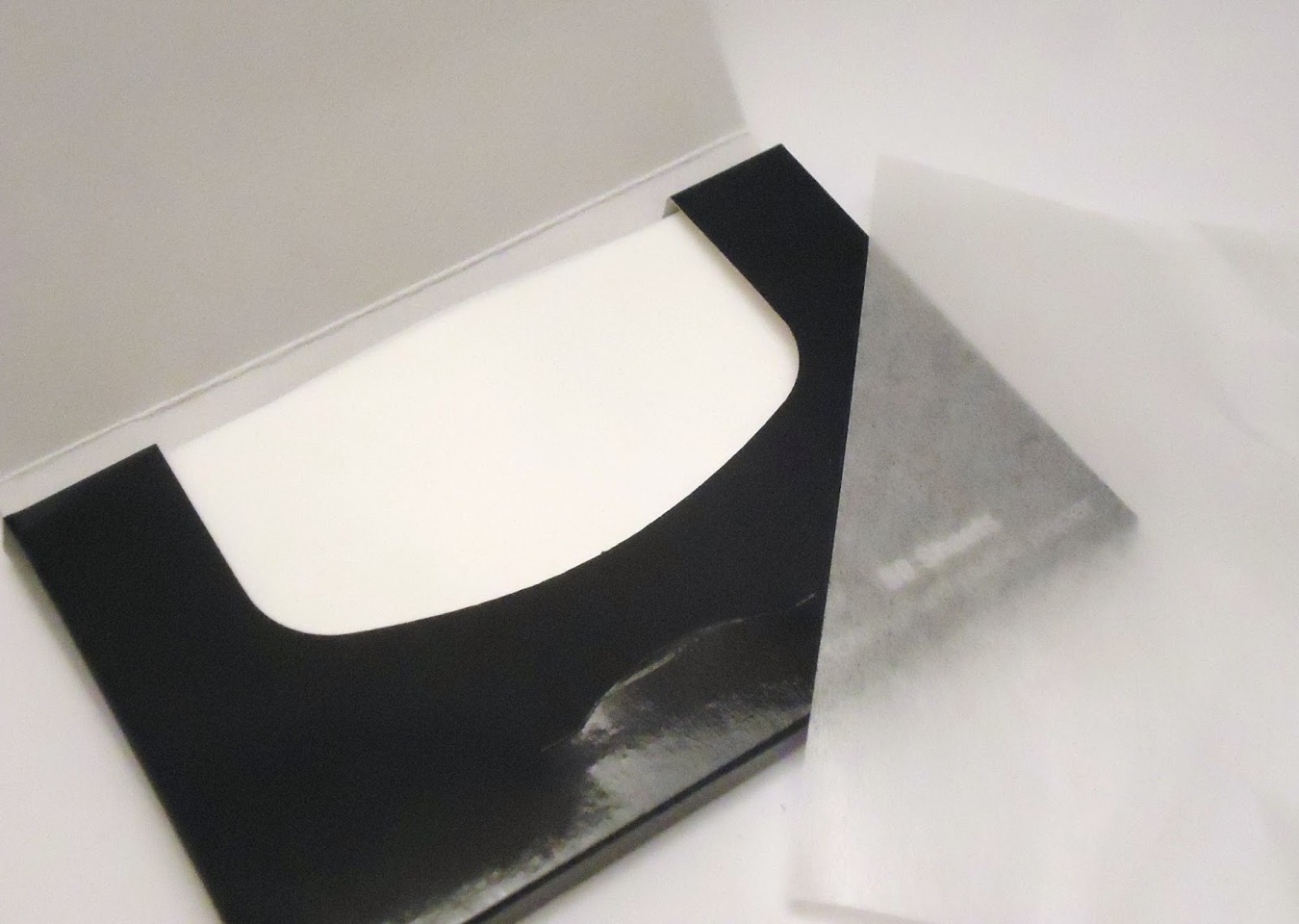Banish Oil The fastest way to clear skin use blotting papers 