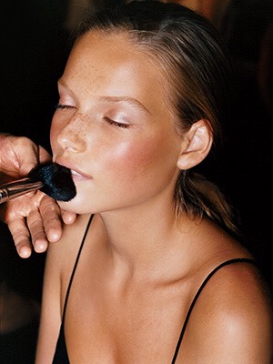 Ways To Use Vaseline In Your Makeup Routine