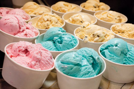 9. Think Small At The Ice Cream Shop
Even if you indulge in your favourite full-fat flavour, you'll save as many as 500 calories with a 5-ounce tub instead of a 12-ounce.