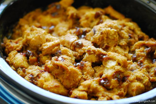 Slow Cooker Pumpkin Pecan Bread Pudding 