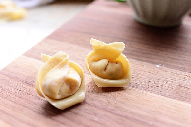 Cream Cheese Stuffed Wontons