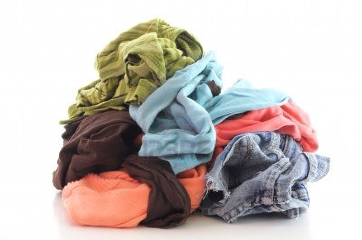 I always have this but some might not have gym clothing so if you don't always bring some extra clothes with you if you get sweaty. 👚👗🎽👖👘👙👕👔👟👞👠👡👢👒🎩👑 👍
