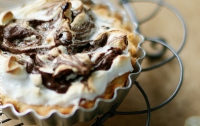 Nutella almond tartlets