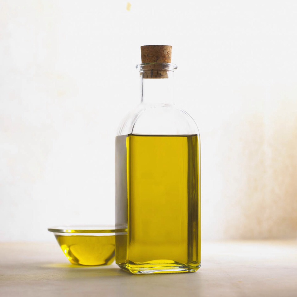 Put the oil into the microwave for about 1 minute and then put your nails into the oil and keep them in for about 15-20 mins     And sorry I forgot to say to you that you have to put the oil into a bowl  and it doesn't  matter what type of oil