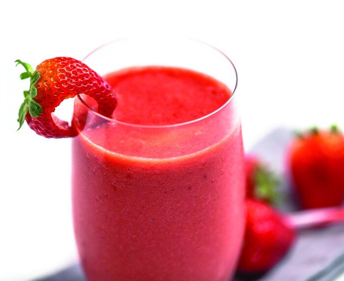 Sunrise Sunset Smoothies (energizing)

You'll need to put in the blinder:

-15 strawberries
-Some pieces of pineapple
- One orange
-1/4 of mango
-Some ice cubes