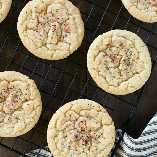 These sugar cookies make the perfect easy Halloween cookie in only 30 minutes!  🎃