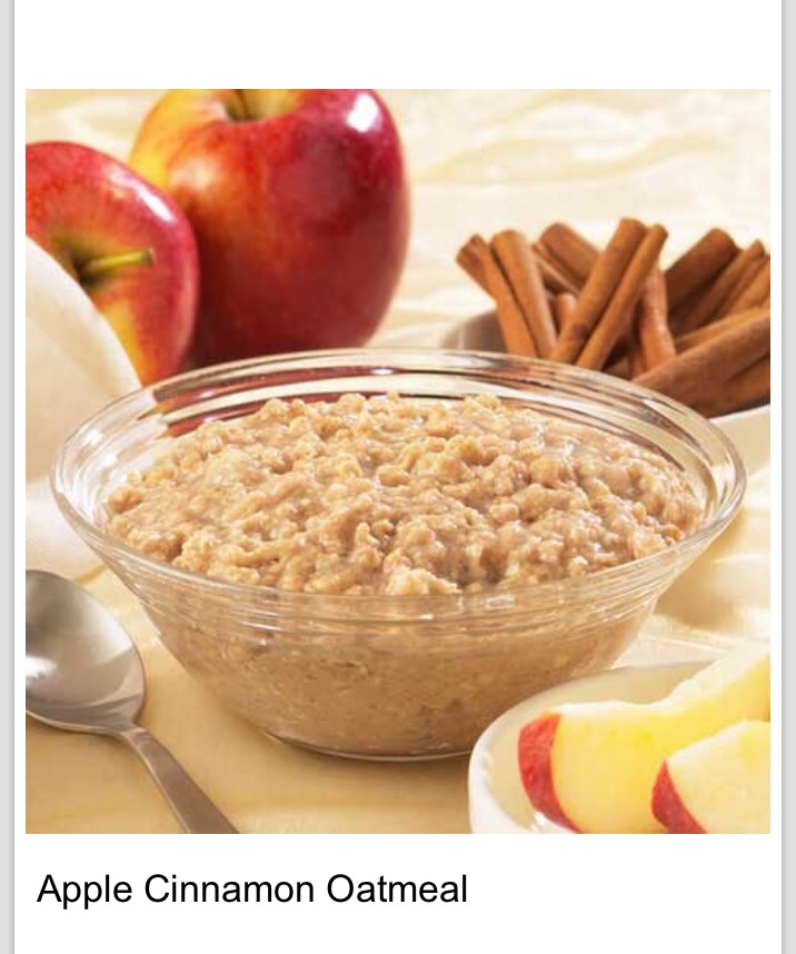 Apple Cinnamon Oatmeal // Healthy.