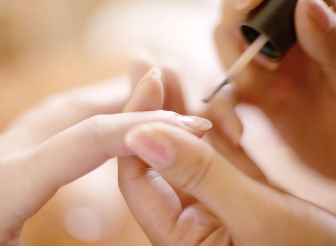 Paint each other's nails