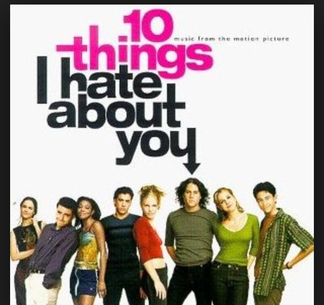 10 things I hate about you
Oldish but also very good, it's a romantic comedy and it's one of the good ones too