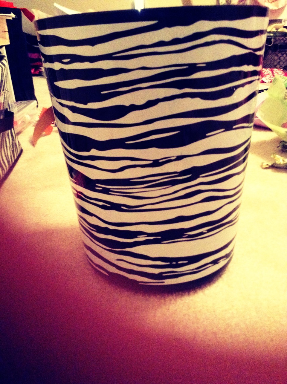 Garbage cans that Mach you room