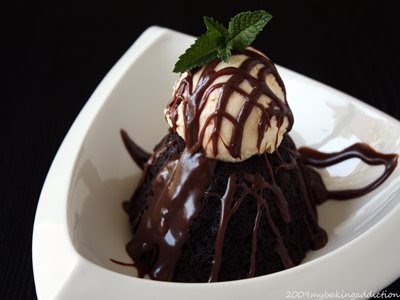 Hot fudge sundae cake 
