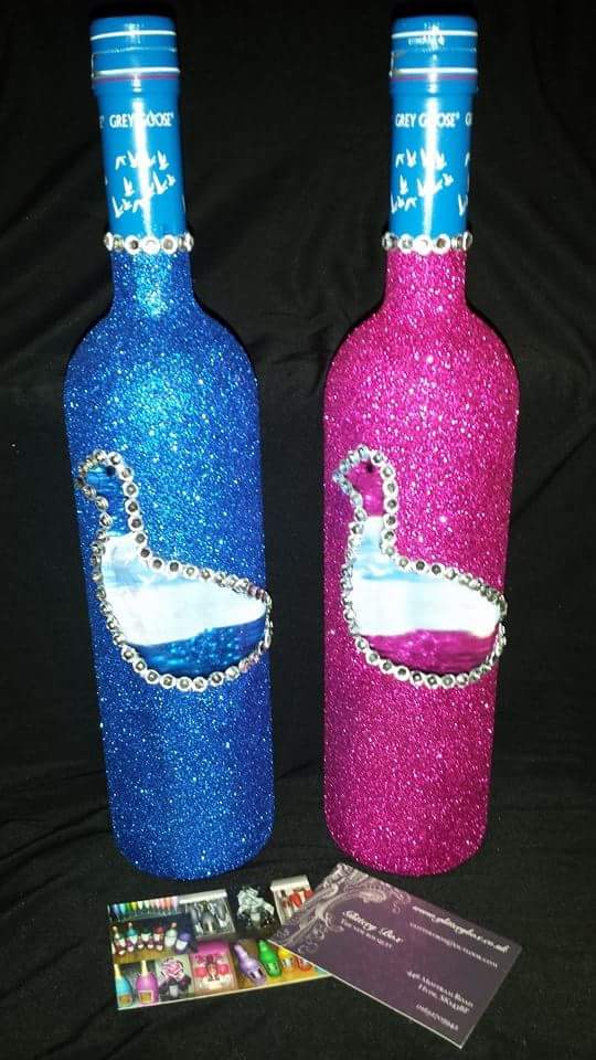 and theres even his n hers. what could be better glitter and alcohol n glasses to match. Heaven.