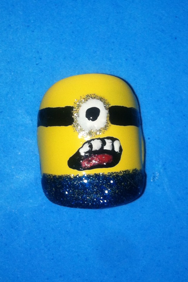 - To make teeth simply put white dots in the spots shown. If you mess up you can always make new lines for the black. And don't forget to dot the eye!