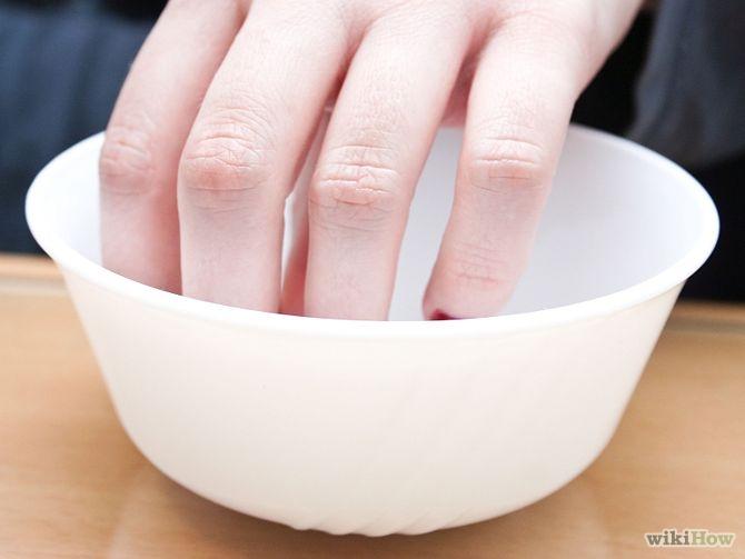 Tomatoes contain biotin. They are effective in nail and hair care, as well as growth.
To give your nails a growth boost, mix 1/2 cup of tomato juice and 2 tablespoons of olive oil together. Soak your nails in this mixture for ten minutes. Once they've been soaked long enough, rinse them off.