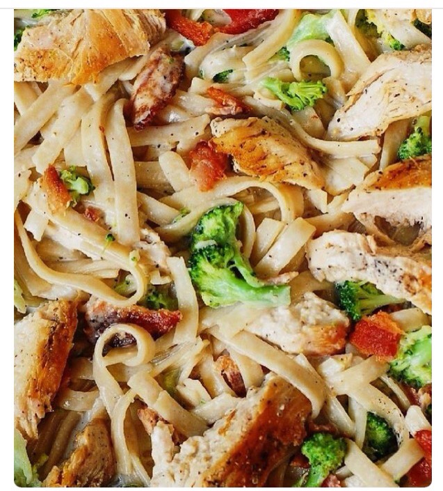 Creamy Chicken, Broccoli, & Bacon Pasta!