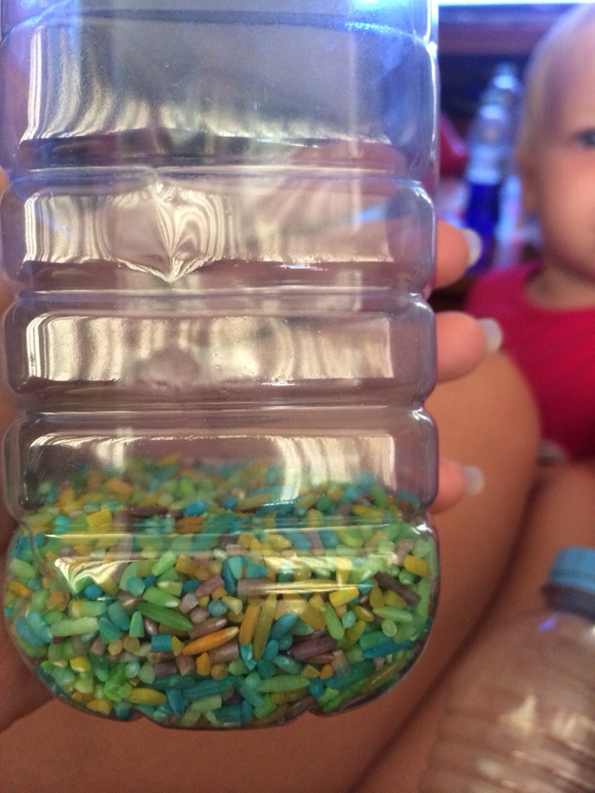 Coloured rice (plain rice can also do the same job)