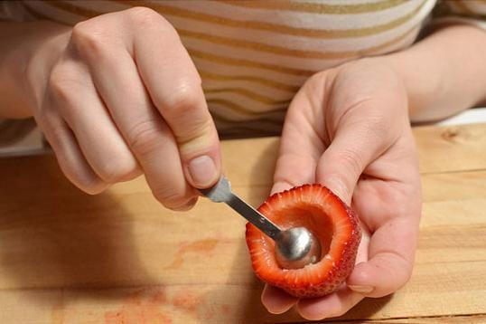 Strawberry Margarita Jello Shots.. Cute, Simple And YUM!! #tipit