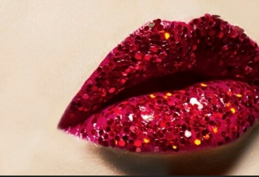 DIY Burlesque Glitter Lips!!