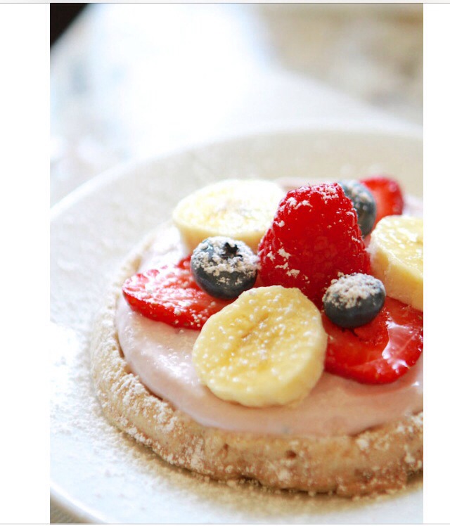 Fun And Healthy Fruit Waffle Breakfast Pizzas 