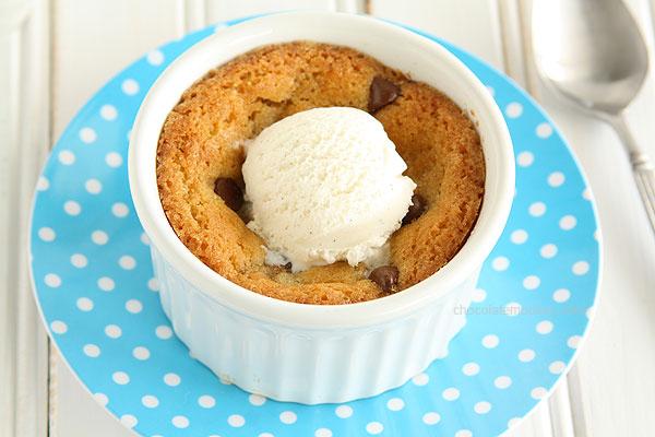 Deep Dish Chocolate Cookie 

http://www.chocolatemoosey.com/2013/02/14/single-serving-deep-dish-chocolate-chip-cookie/ 