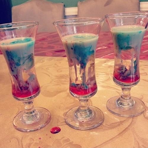 Peach Schnapps
Baileys
Blue Curacao
Grenadine
#cocktail #drinkporn #baileys