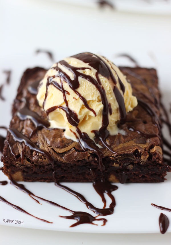 The Secret Of Getting A Perfect Brownie Sundae😱