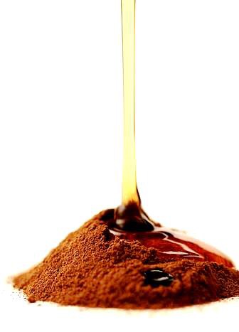 Treatment four: Cinnamon and honey mask
It may become very effective on your skin or may not. But there is no harm in trying it. Just mix the two ingredients together and apply on your face to leave to the next morning. The pimples may disappear overnight and give a pimple-free fresh look.