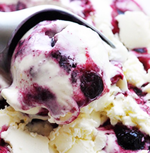 Blueberry vanilla cheesecake ice cream