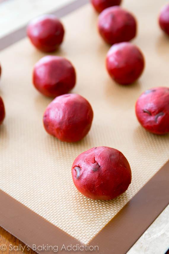 Red Velvet Chocolate Chip Cookies Recipe #tipit