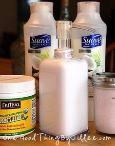 Get 1/2 cup of conditioner and 5 tablespoons of coconut oil