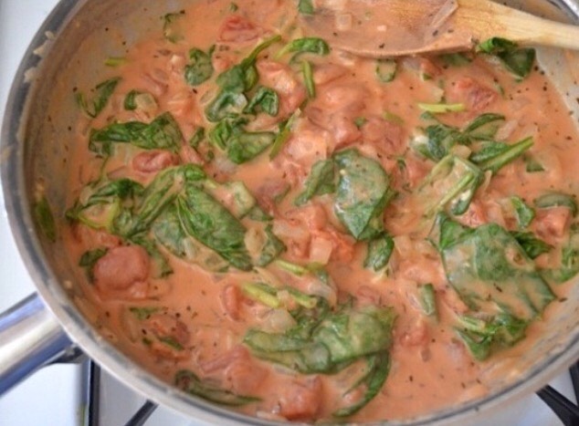Healthy Creamy Tomato And Spinach Pasta!😍 #tipit