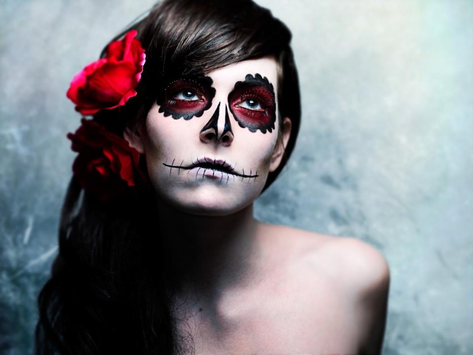 20 Creepy But Cool Halloween Makeup Ideas! #Halloweentip