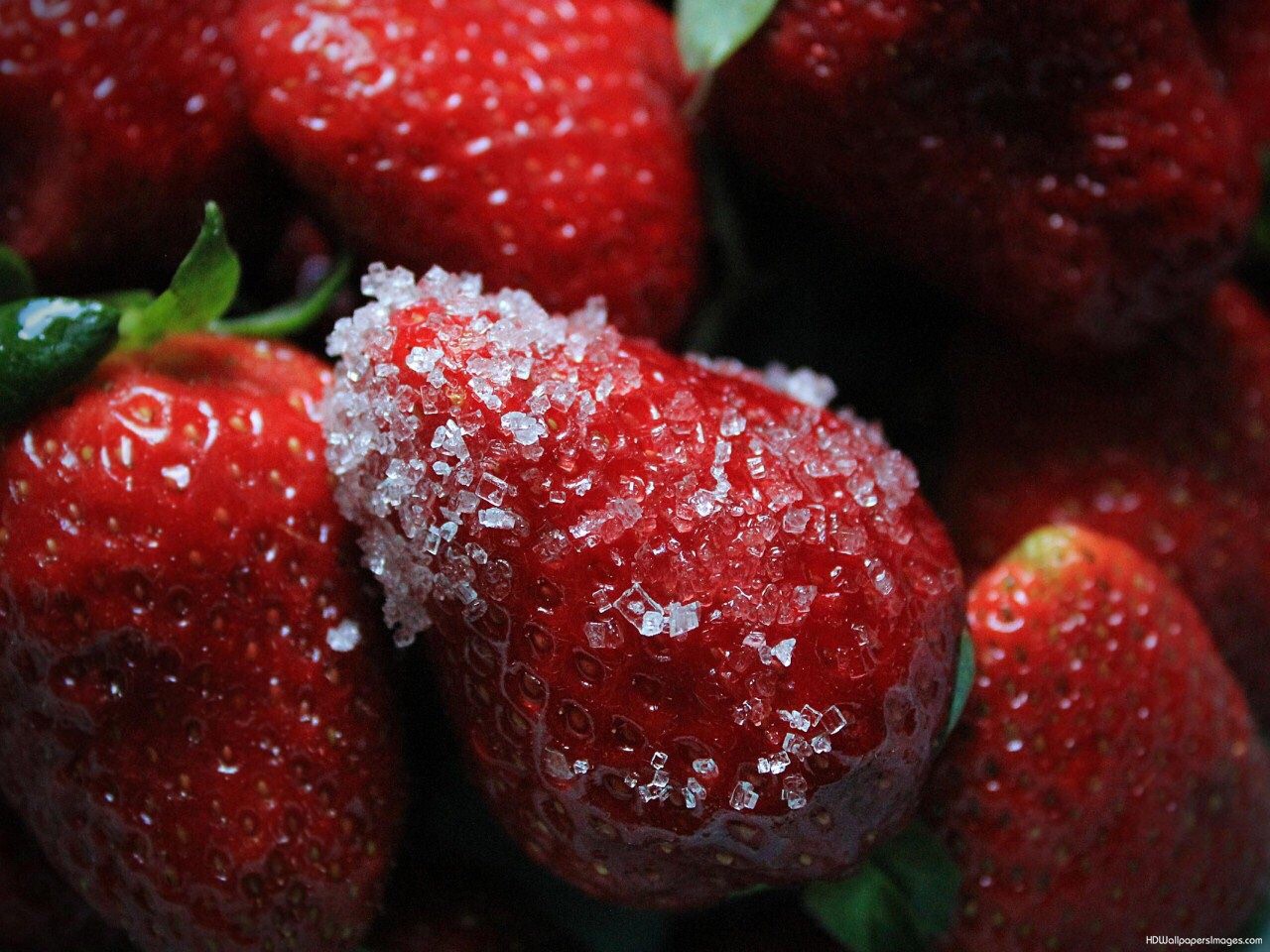 Yes the original strawberries and sugar, the sugar pull out the natural sweetness of the strawberry. Of course if you're wanting to loose weight you can use and artificial sweetener such as sweet-n-low 