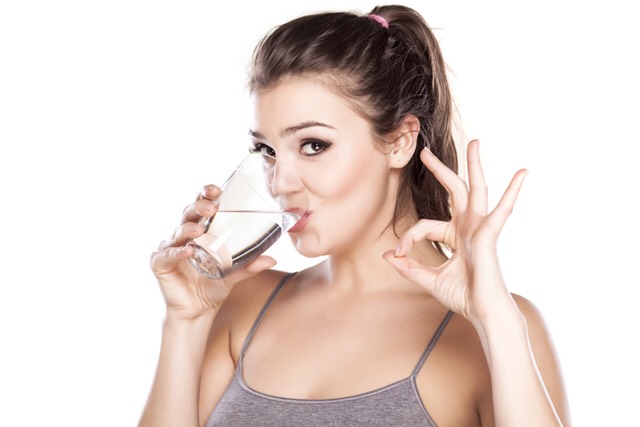 The first step to detox is water! 

Drink tons of water throughout the day. Dehydrated skin looks pale, splotchy, more acne prone, and overall a more tired look. 

Add some lemon and cucumber to mix things up! 
