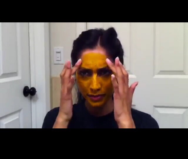 Put it on for 20 to 25 minutes or less basically until the face mask hardens and you can't move your face hehe that's when your ready to take it off