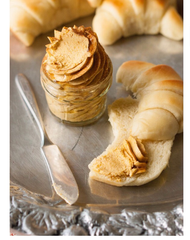 Whipped Cinnamon Pumpkin Honey Butter