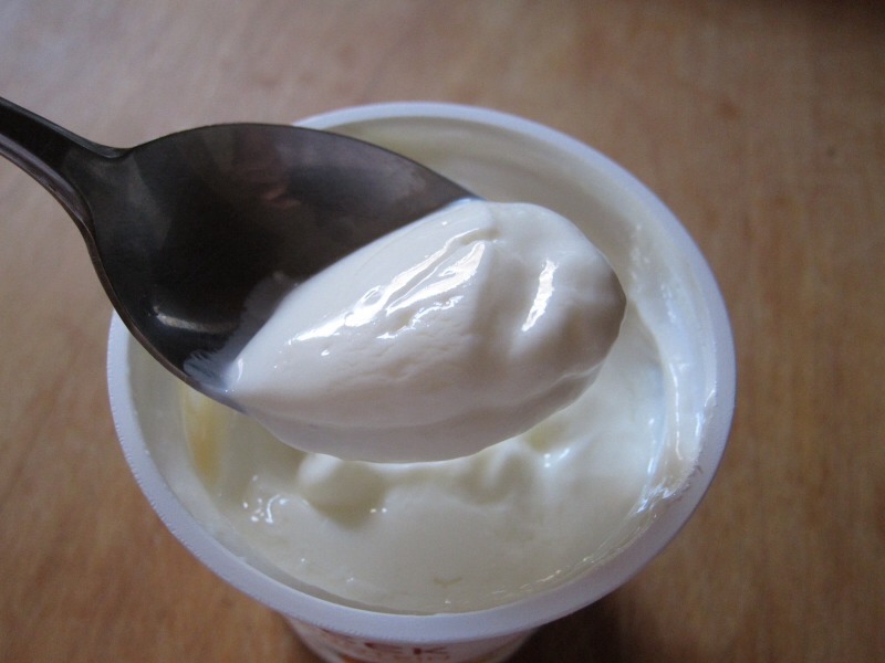 • A tablespoon of yogurt applied on dry skin areas is one of the greatest home remedies for the dry skin.

