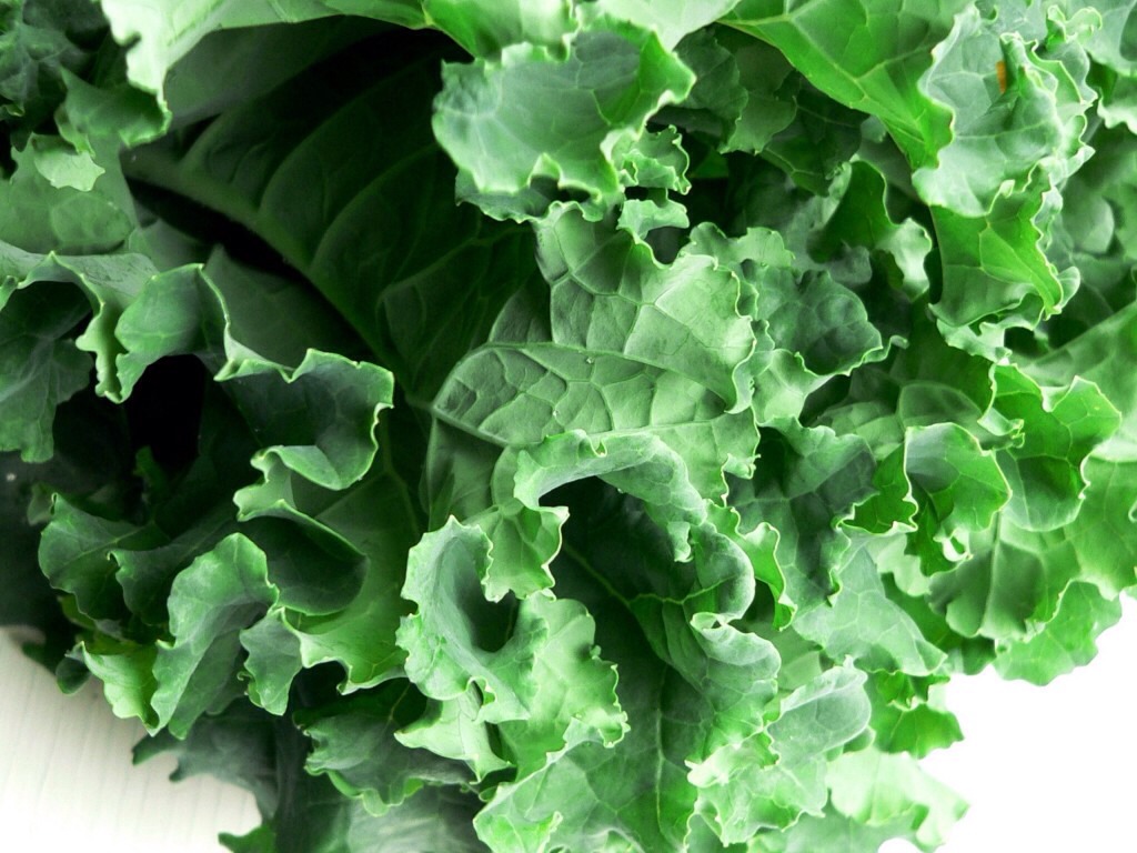 Kale helps prevent skin damage and irritation. It also has lots of antioxidants to make your skin appear more fresh. It's also good for eyesight and weight loss