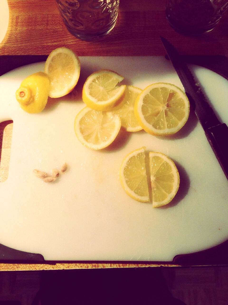 Cut the Leominster in little sections and take out the seeds 
Take one lemon and cut it in half 