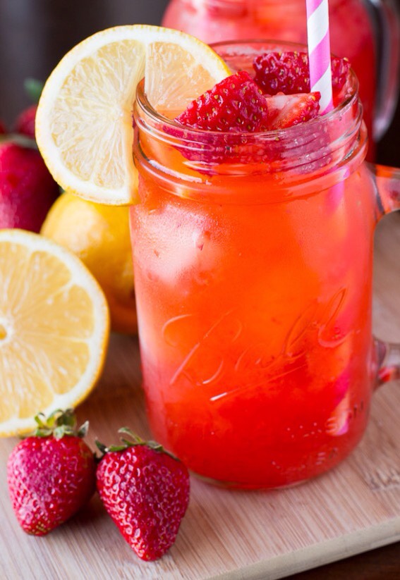 How To Make Fresh Strawberry Lemonade! EASY!