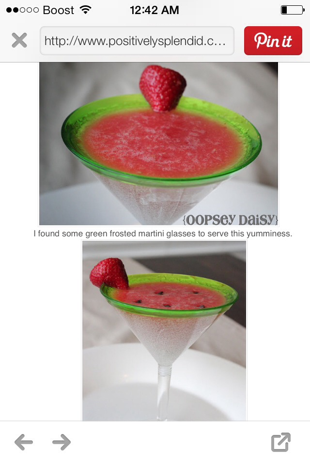 Serve (: garnish with a raspberry on the rim amd drop some chocolate chips in to substitute the seeds. Mmm yummy !!