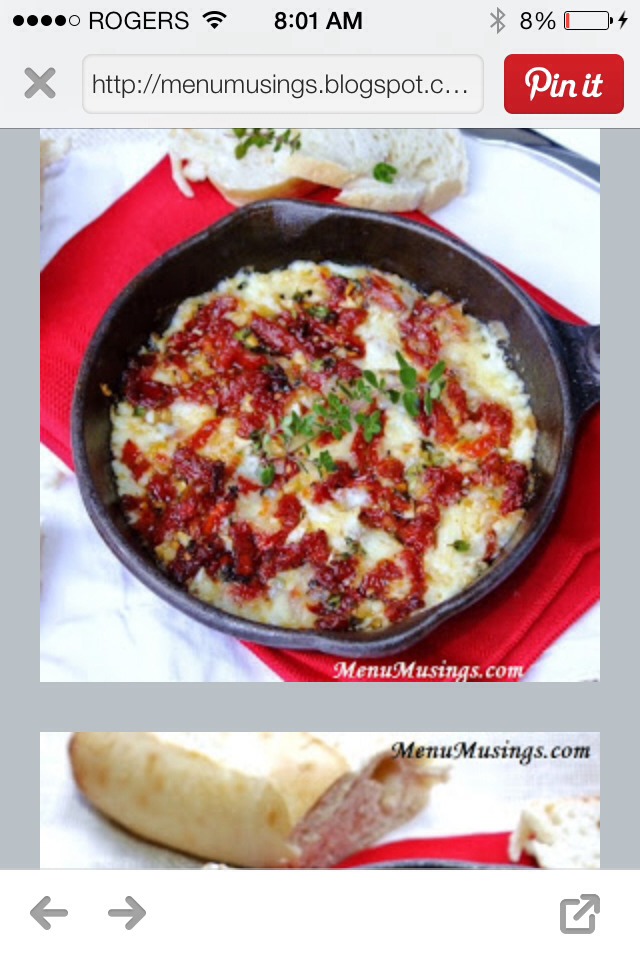 Baked Brie And Sundried Tomato Dip!