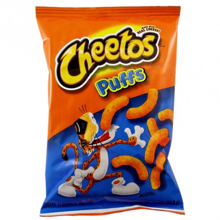 Cheetos cheese puffs taste so good! If you've every had wotsits you need to try these. Surprisingly they taste better 🧀😍