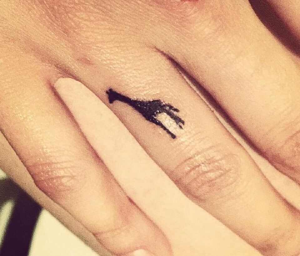   Beautiful Dainty Finger Tattoos For Women!