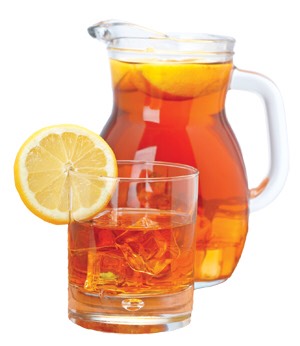 1. Pour the sweet tea & ice on the cup, but make sure to leave a little bit of space for the creamer. 
