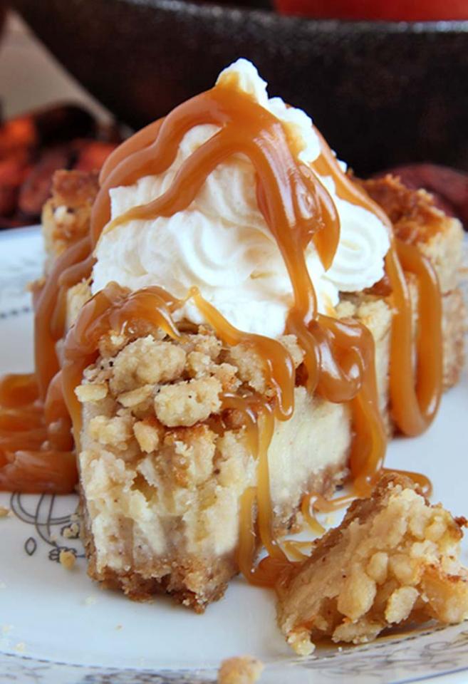 Caramel Apple Crisp Cheesecake 