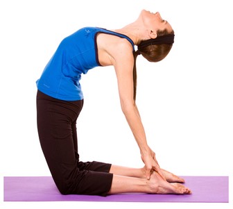 6. Ustrasana/Camel Pose
Ustrasana or the Camel Pose is a deep backward bend asana. It is often recommended for intermediate practitioners of yoga.
