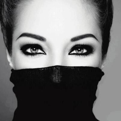 Keep your brows in check
Mist hairspray lightly over a brow brush then comb it through your brows to keep hairs in place. "Perfectly groomed brows keep you looking fresh and polished all night," says Meredith Baraf, a New York City-based celebrity makeup artist who uses this trick a lot.