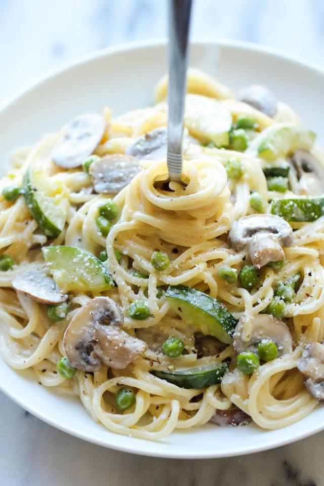 One Pot Zucchini Mushroom Pasta 